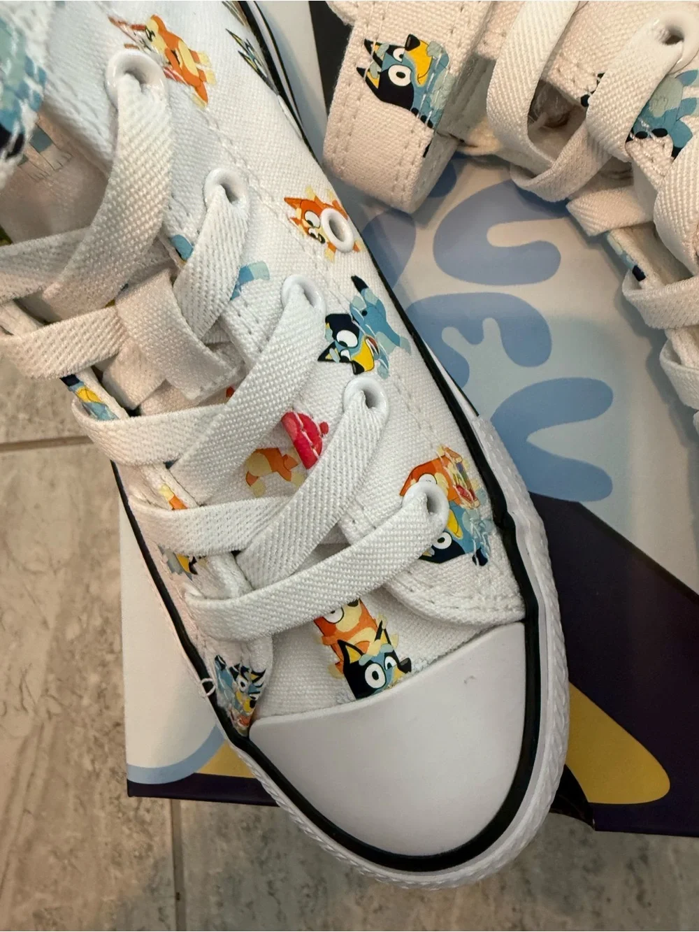 New boys girlConverse sz 13White High-Top Sneakers Bluey Cartoon Print
